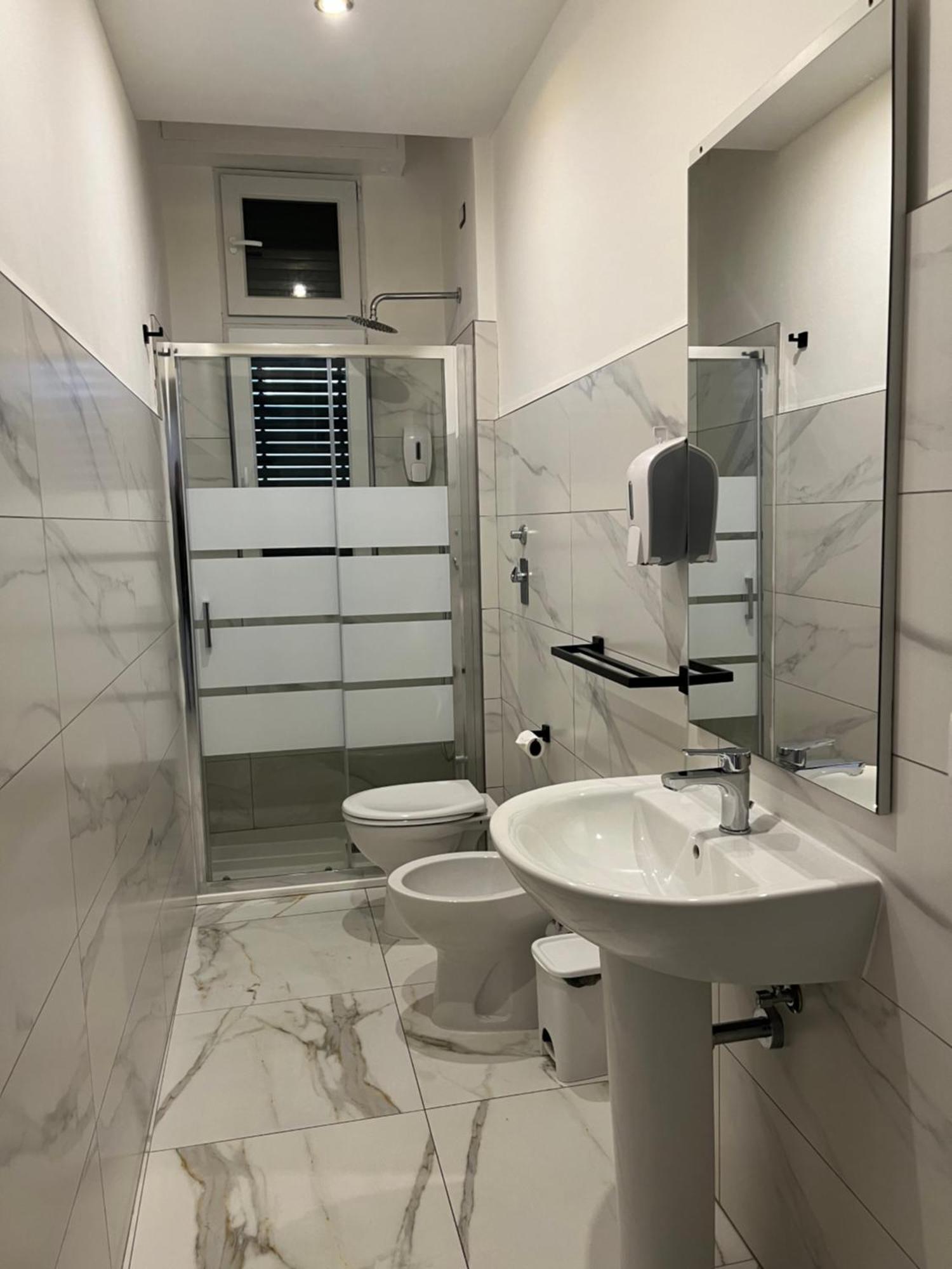 Jcube Apartments Bocconi Milano المظهر الخارجي الصورة